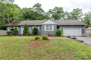 11 Maplecrest Dr, Smithfield, RI 02828 - Photo 1