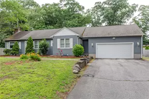 11 Maplecrest Dr, Smithfield, RI 02828 - Photo 3