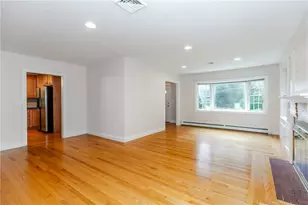 11 Maplecrest Dr, Smithfield, RI 02828 - Photo 9