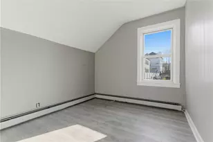 35 Gray St, Providence, RI 02909 - Photo 9