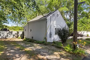 11 N Shore St, Warwick, RI 02889 - Photo 31