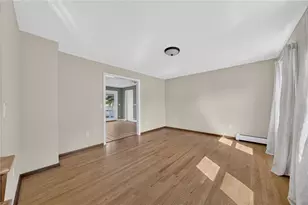 21 Sefton Dr, Bristol, RI 02809 - Photo 7