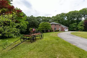 20 Lincoln Dr, North Smithfield, RI 02896 - Photo 1