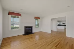 189 Ferry Landing Cir, Portsmouth, RI 02871 - Photo 9