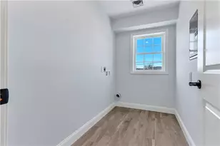 10 Anthony Ave, Providence, RI 02907 - Photo 19