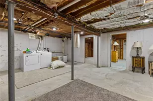 1958 Cranston St, Cranston, RI 02920 - Photo 21