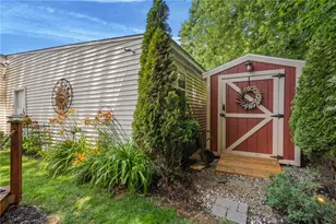 1958 Cranston St, Cranston, RI 02920 - Photo 33