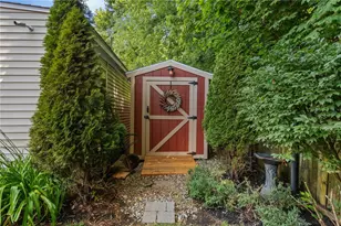 1958 Cranston St, Cranston, RI 02920 - Photo 31