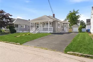 113 Warwick Rd, Pawtucket, RI 02861 - Photo 1