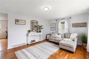 14 Primrose Dr, East Providence, RI 02915 - Photo 5