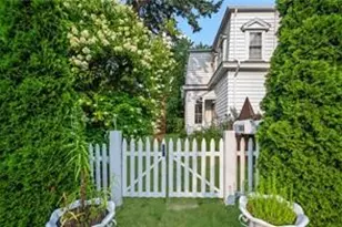 10 Hendricks St, South Kingstown, RI 02879 - Photo 7