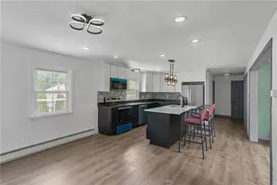 172 Knotty Oak Rd, Coventry, RI 02816 - Photo 5