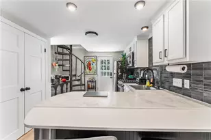11 St Claire Ave, Warwick, RI 02889 - Photo 9