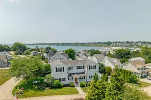 33 Withington Rd, Narragansett, RI 02882 - Photo 3