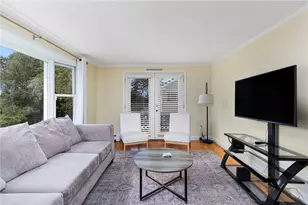 4 Maloney Ln, Middletown, RI 02842 - Photo 3