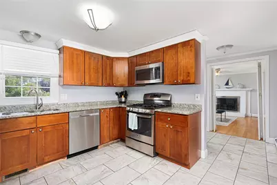 4 Maloney Lane, Middletown, RI 02842 - Photo 7