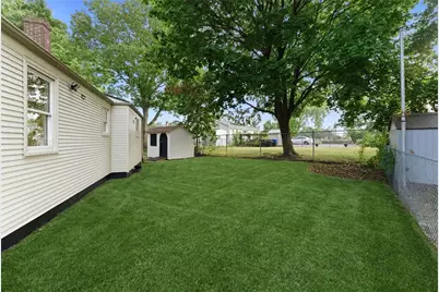 28 Plain Street, East Providence, RI 02916 - Photo 31