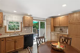 36 Mary Beth Dr, Warwick, RI 02886 - Photo 9