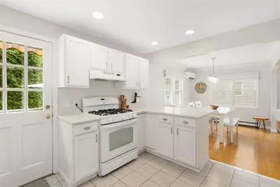 28 Wilbur Avenue, Newport, RI 02840 - Photo 13