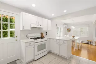 28 Wilbur Ave, Newport, RI 02840 - Photo 13