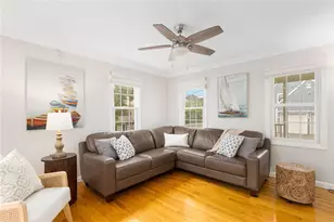 28 Wilbur Ave, Newport, RI 02840 - Photo 7