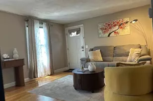 21 Falcon Ave, Warwick, RI 02888 - Photo 7