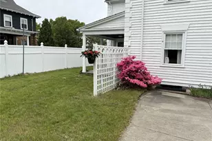 36 Underwood Dr, Pawtucket, RI 02860 - Photo 3
