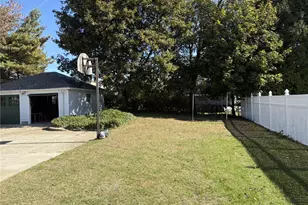 36 Underwood Dr, Pawtucket, RI 02860 - Photo 9