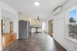 21 Elm St, Newport, RI 02840 - Photo 11