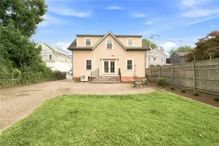 21 Elm St, Newport, RI 02840 - Photo 3