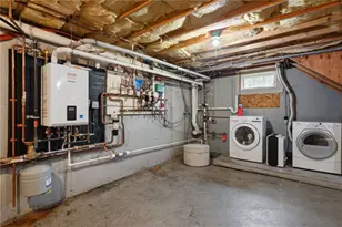 21 Elm St, Newport, RI 02840 - Photo 35