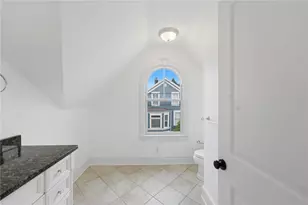 21 Elm St, Newport, RI 02840 - Photo 23