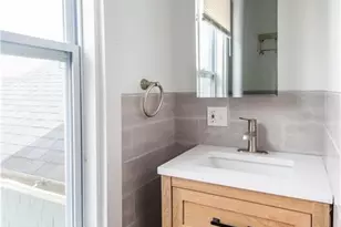11 Brewer St, Newport, RI 02840 - Photo 17