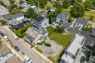 32 Houston Ave, Newport, RI 02840 - Photo 1