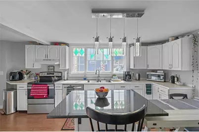 32 Houston Avenue, Newport, RI 02840 - Photo 9