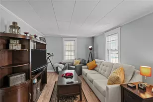 32 Houston Ave, Newport, RI 02840 - Photo 11