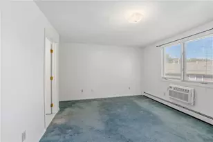 479 Providence St, Warwick, RI 02886 - Photo 21