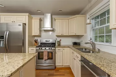 155 Pleasant Street, Providence, RI 02906 - Photo 19