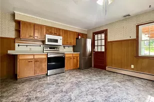 182 Highland St, Woonsocket, RI 02895 - Photo 15