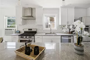 33 Sunset Terrace, Cranston, RI 02905 - Photo 5
