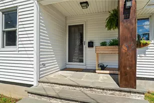 8 Longvue Ave, Westerly, RI 02891 - Photo 5