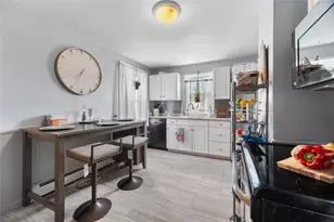 160 Richard St, Cranston, RI 02910 - Photo 9