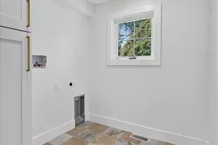 61 Applegate Rd, Cranston, RI 02920 - Photo 17
