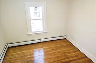 212 Roosevelt St, Providence, RI 02909 - Photo 7