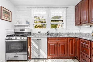 36 Kay St, Newport, RI 02840 - Photo 13