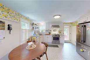 32 S Fair St, Warwick, RI 02888 - Photo 11