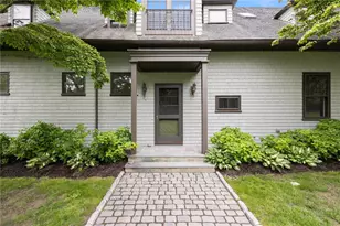 33 Beacon Hill Rd, Newport, RI 02840 - Photo 1