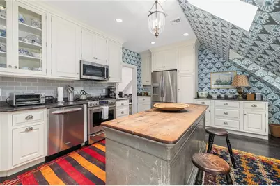 33 Beacon Hill Road, Newport, RI 02840 - Photo 11
