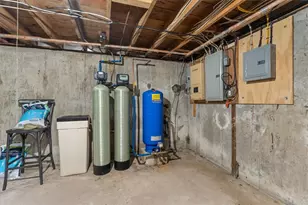 180 Poppasquash Rd, Bristol, RI 02809 - Photo 21
