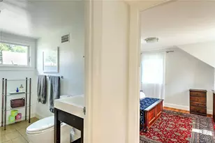 129 Fosdyke St, Providence, RI 02906 - Photo 33